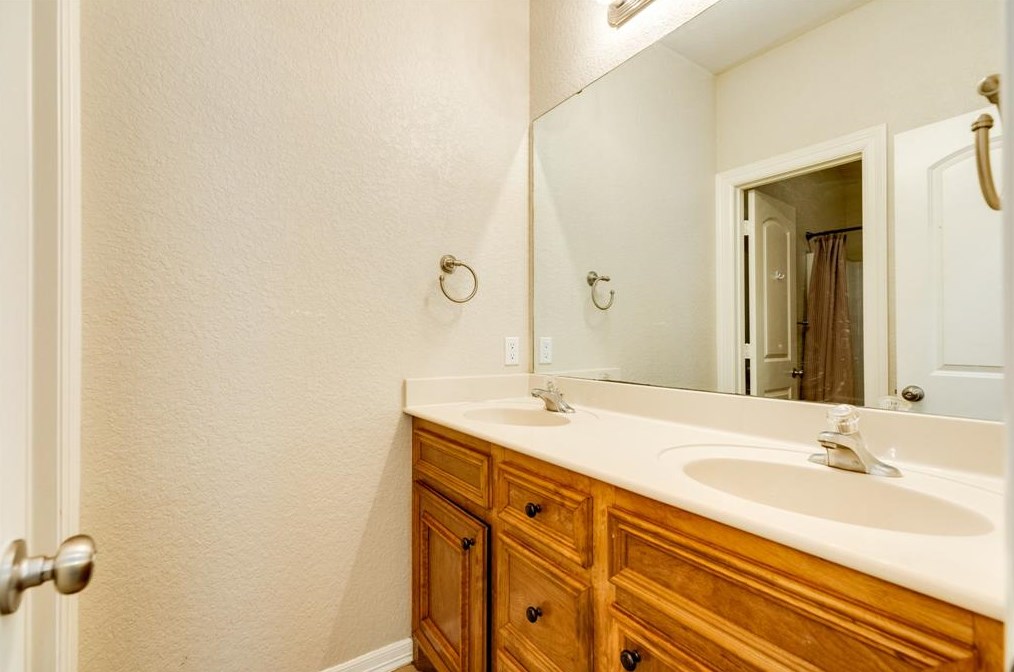 103 Corkwood St, Richwood TX  77566-5710 exterior