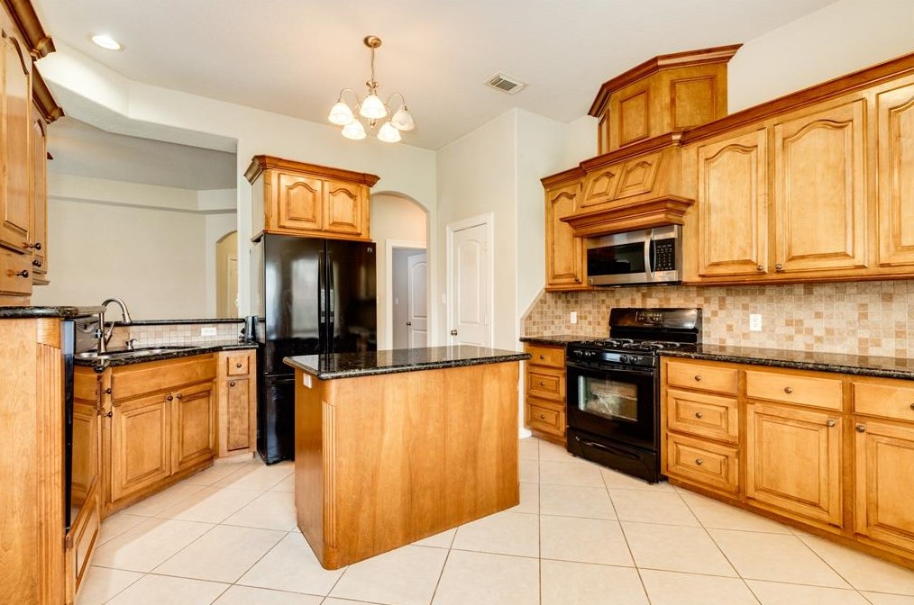 103 Corkwood St, Richwood TX  77566-5710 exterior