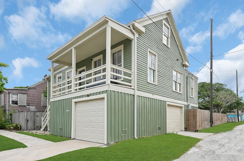 1410 17th St, Galveston, TX 77550