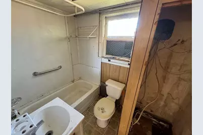 204 E Bryan Avenue, Electra, TX 76360 - Photo 6