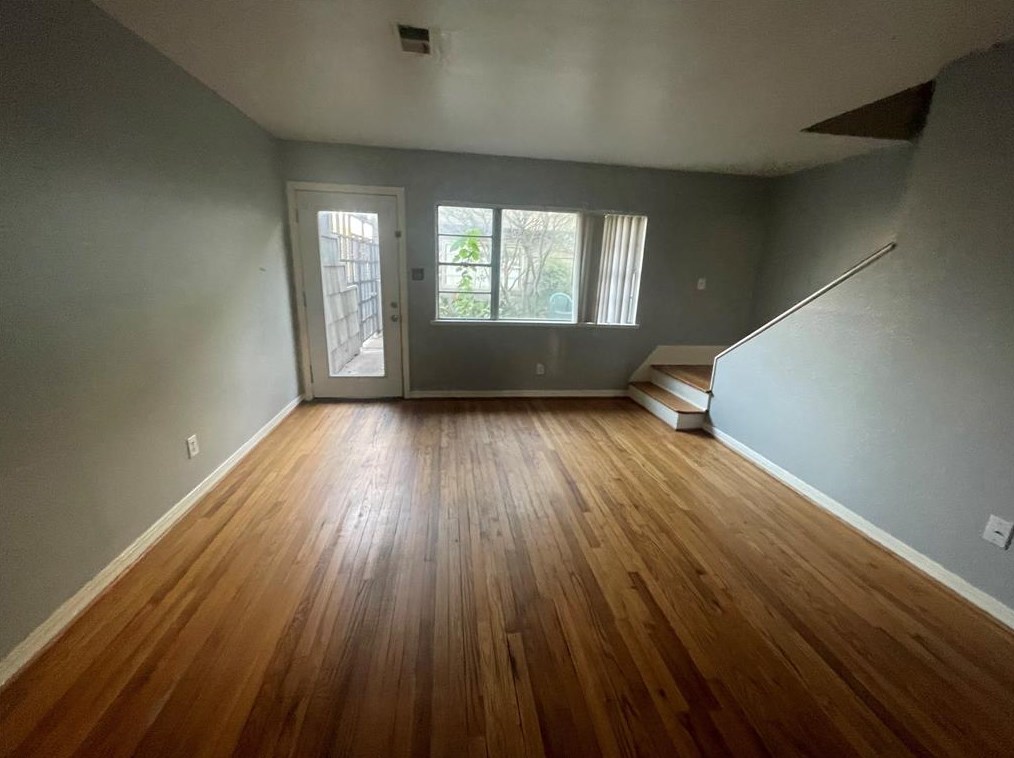 2301 Norfolk St #11, Houston, TX 77098