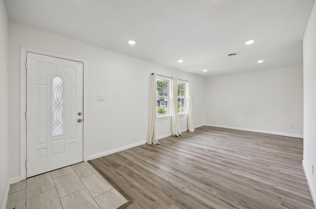 703 40th 1/2 St, Houston, TX 77022-4605