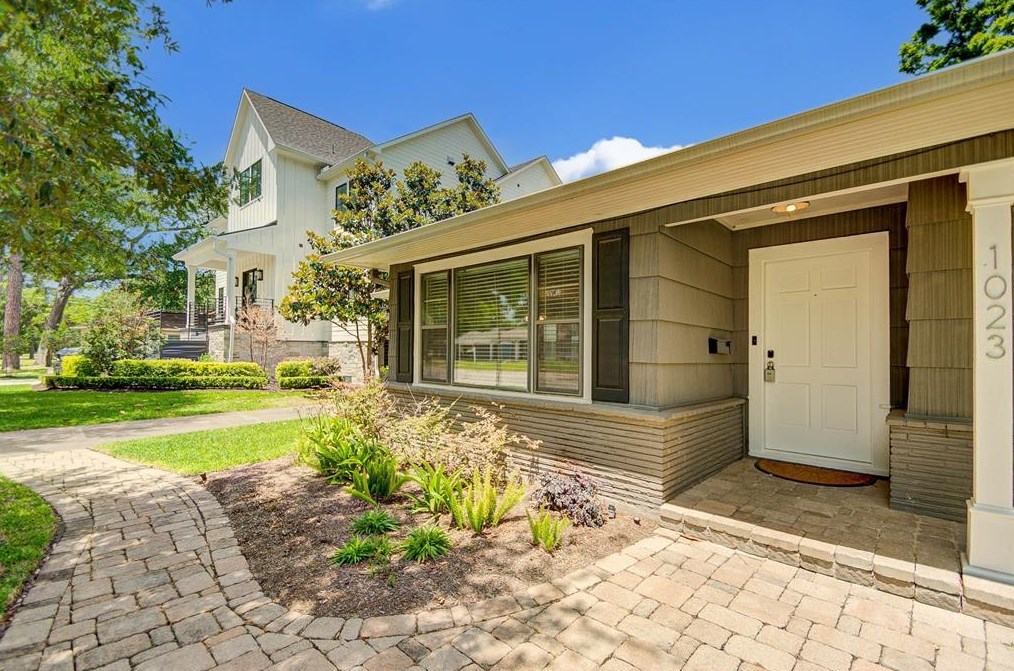 1023 Waltway Dr, Houston, TX 77008