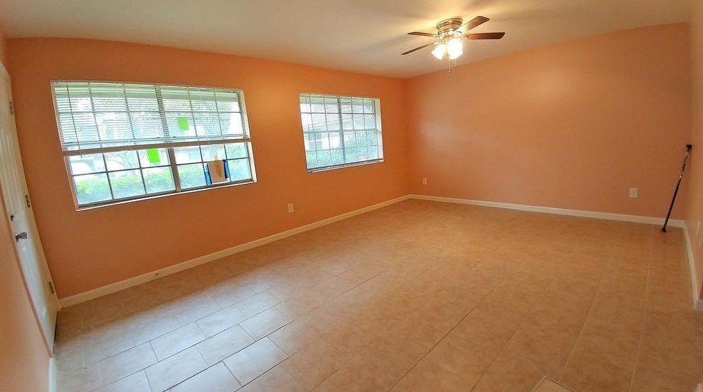12633 Memorial Dr Apt 65, Houston, TX 77024