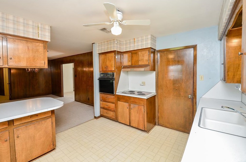 7150 Carvel Ln, Houston TX  77072-3034 exterior