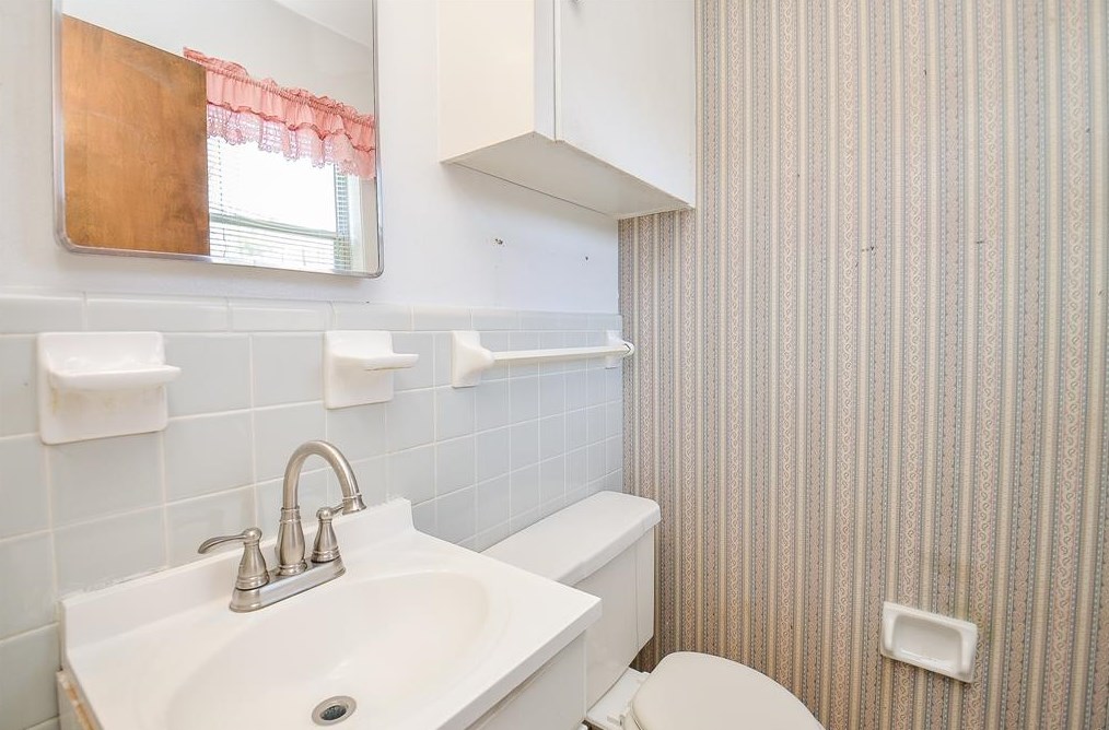 7150 Carvel Ln, Houston TX  77072-3034 exterior