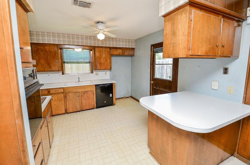 7150 Carvel Ln, Houston TX  77072-3034 exterior