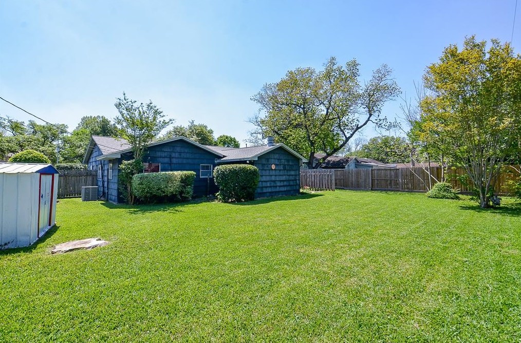 7150 Carvel Ln, Houston TX  77072-3034 exterior