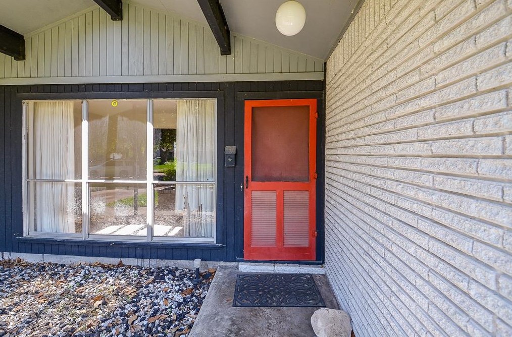 7150 Carvel Ln, Houston TX  77074-4706 exterior