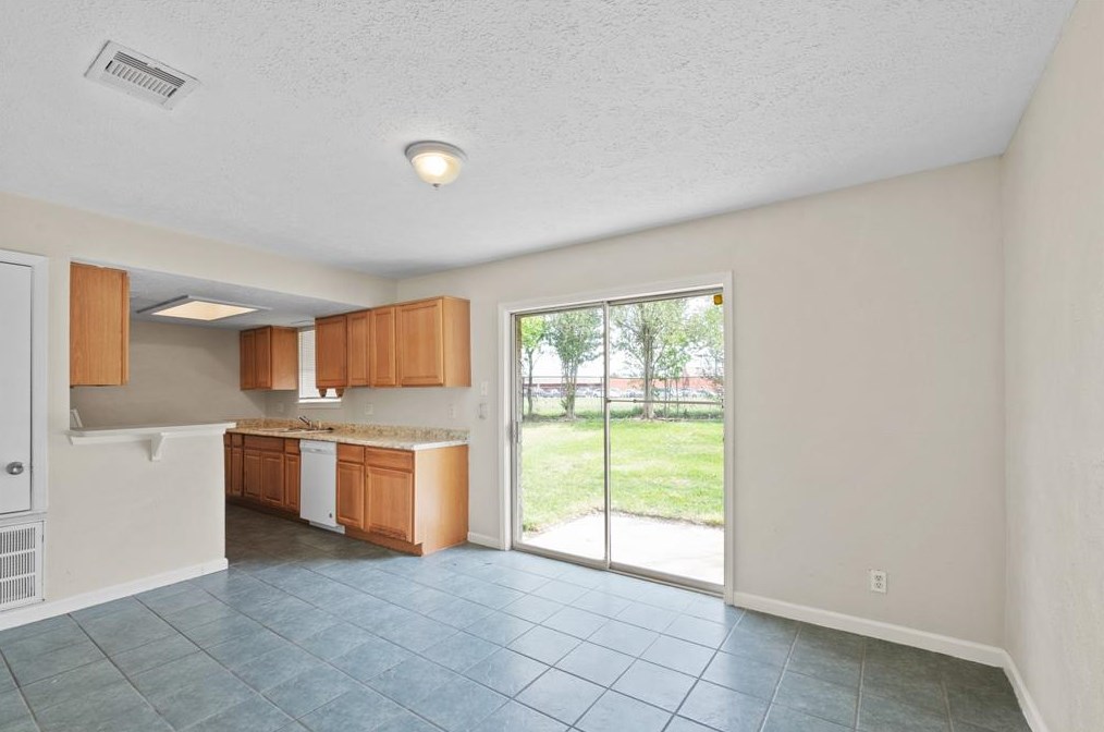 10126 Whitebrook Dr, Houston, TX 77038
