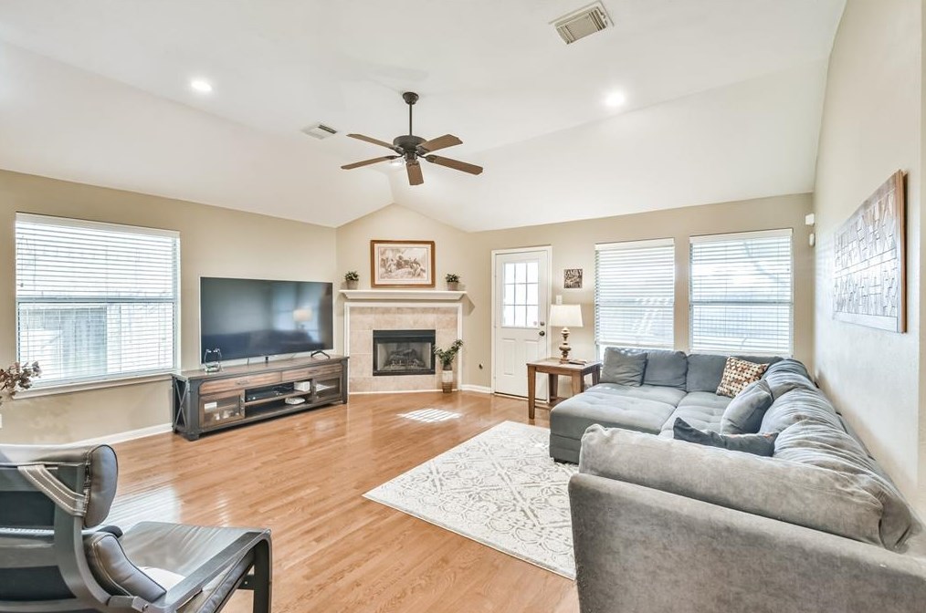 12731 Canyon Echo Dr, Houston TX  77065-5258 exterior