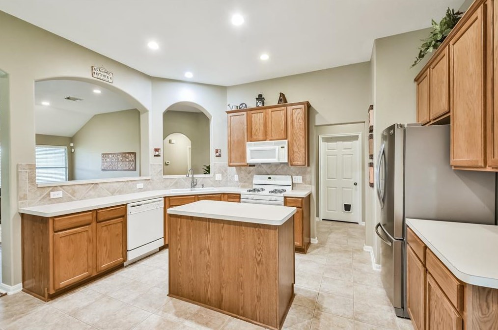 12731 Cyn Echo Dr, Houston TX  77065-5259 exterior