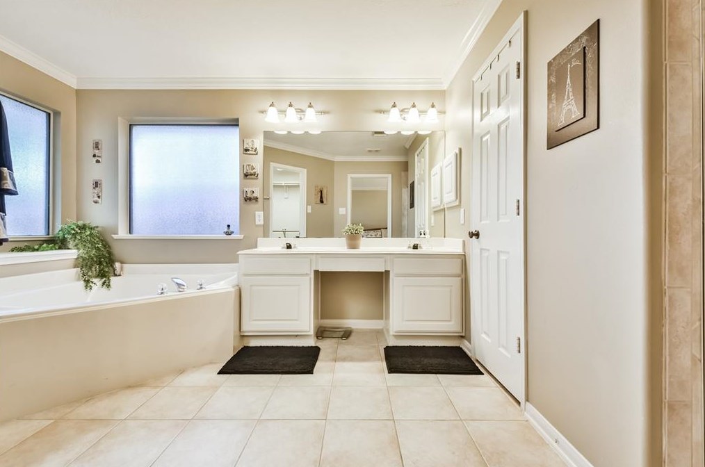 12731 Cyn Echo Dr, Houston TX  77065-5259 exterior