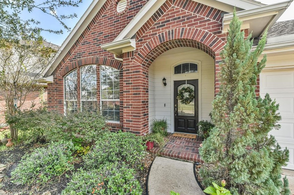 12731 Canyon Echo Dr, Houston, TX 77065-5258