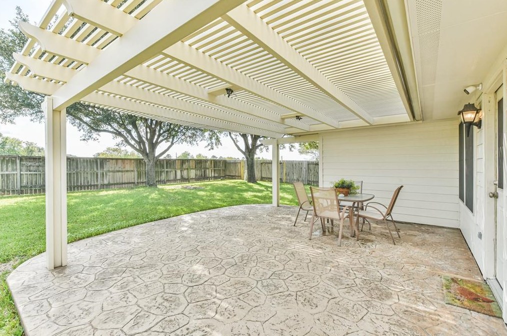 12731 Cyn Echo Dr, Houston TX  77065-5259 exterior