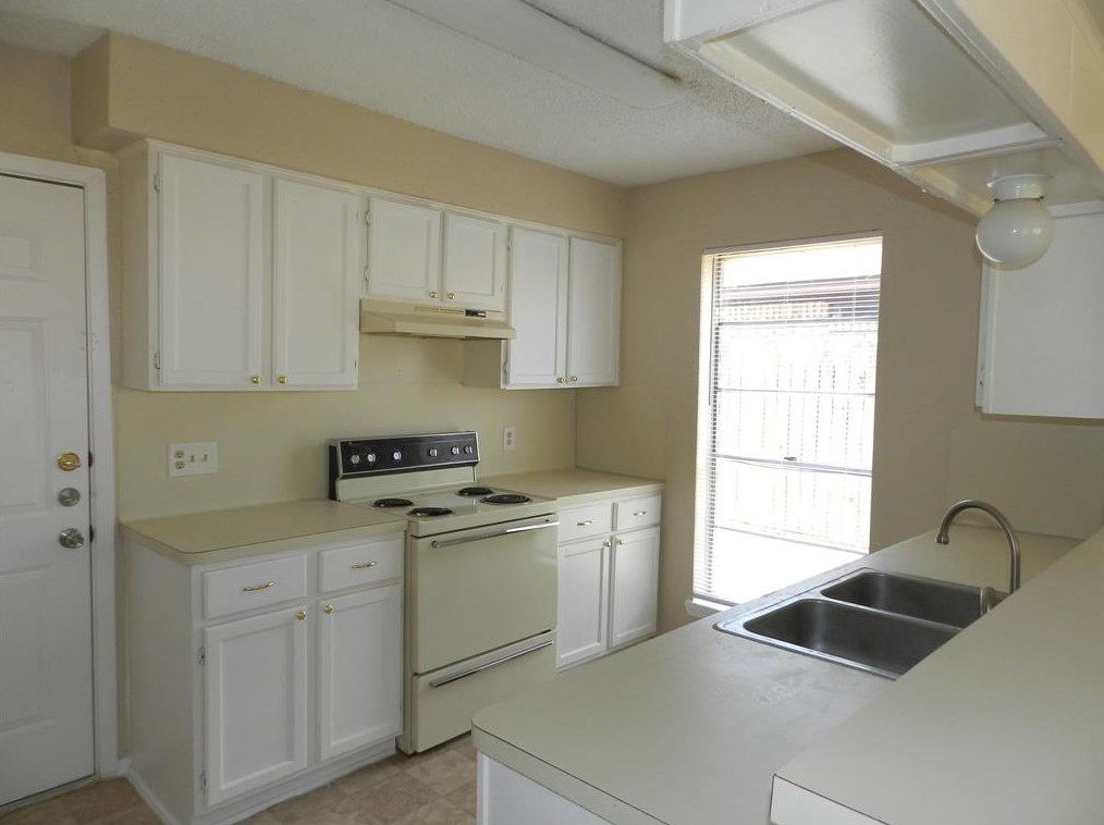 22802 Elsinore Dr, Katy TX  77450-1645 exterior