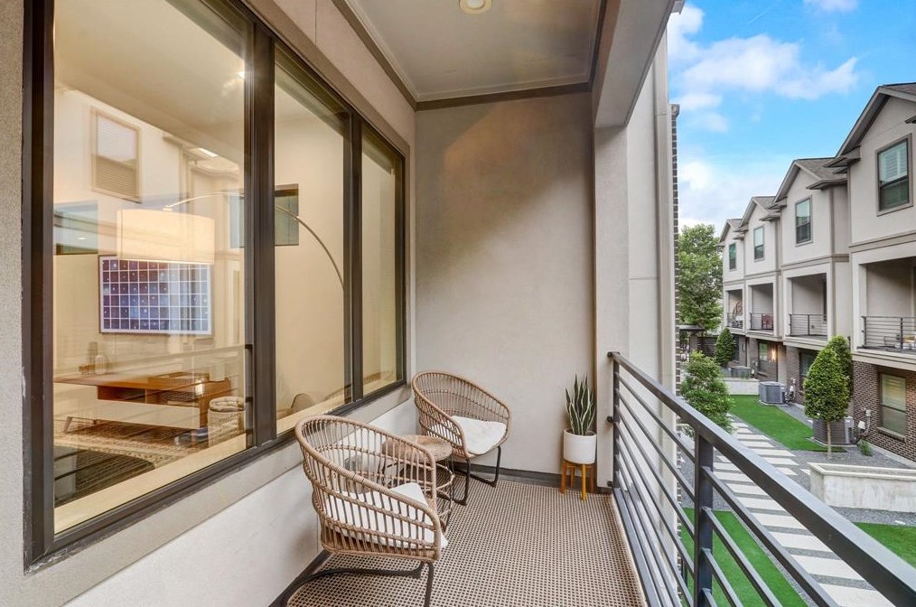 1118 Thompson St, Houston, TX 77007-5634
