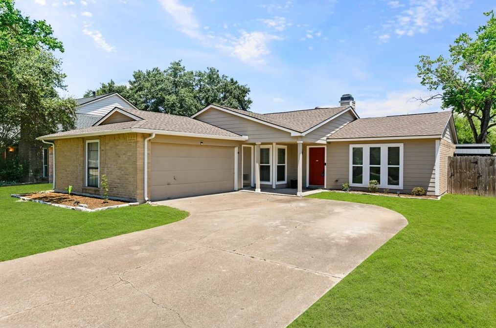 10118 Horseshoe Bend Dr, Houston, TX 77064-5340