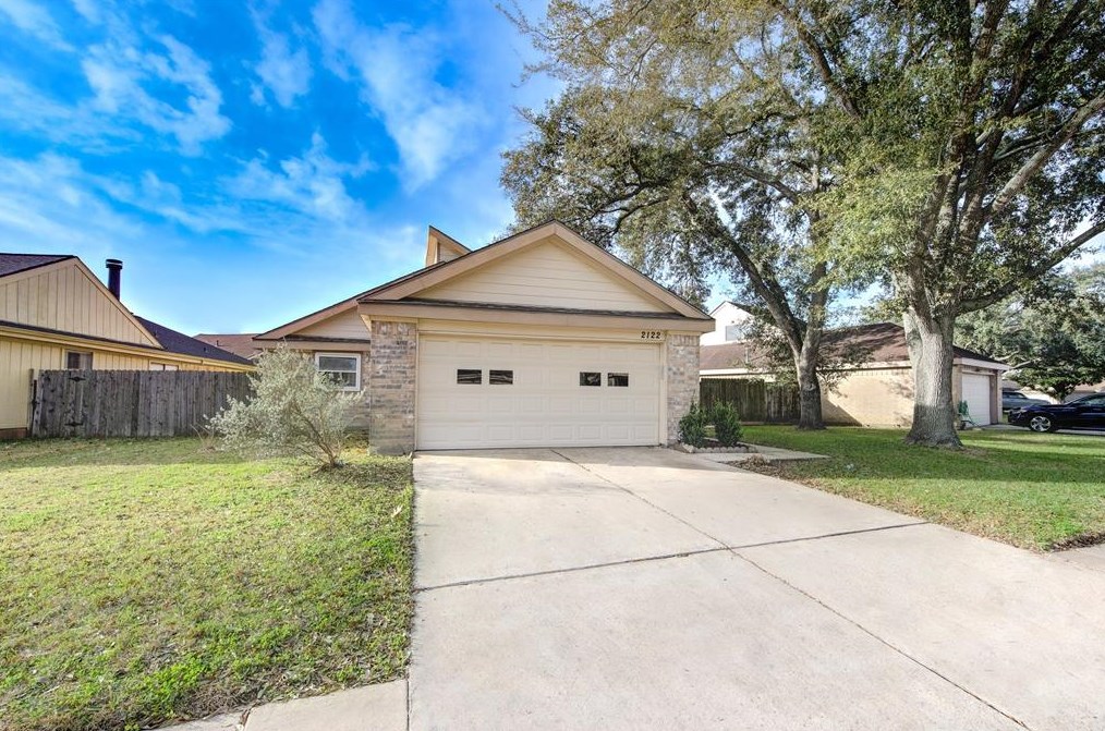 2122 Highland Hills Dr, Sugar Land TX  77478-4346 exterior