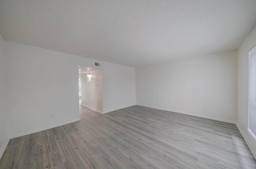 2111 Holly Hall St #1708, Houston, TX 77054