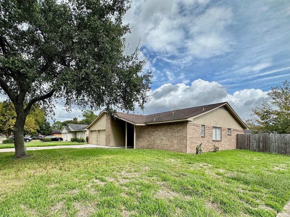15847 Willbriar Ln, Missouri City, TX 77489