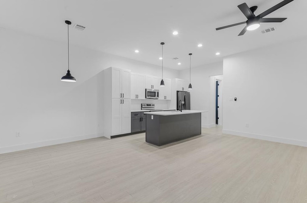 3554 Dreyfus St #b, Houston, TX 77021