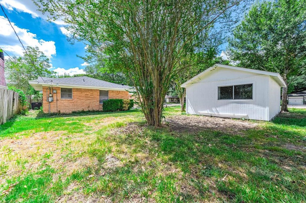 401 Candler Dr, Houston, TX 77037-4019