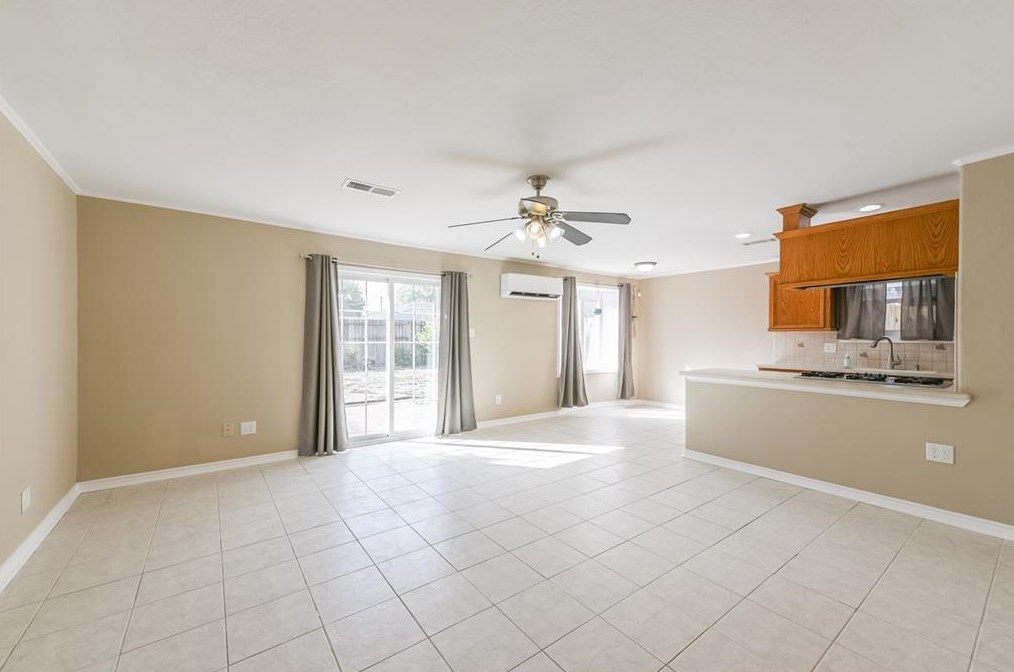 10906 Sageorchard Ln, Houston TX  77089-3918 exterior
