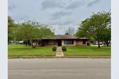 1207 E Redbud, Crockett, TX 75835 - Photo 2