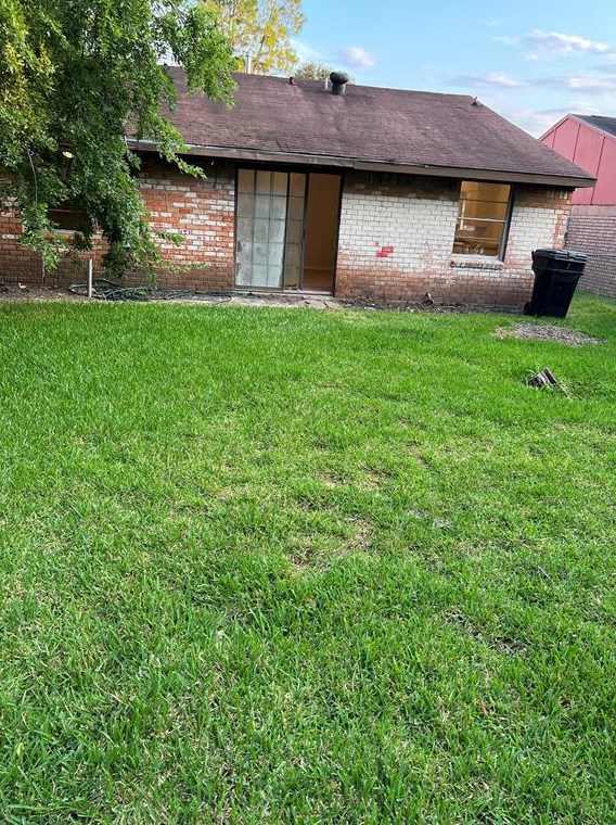 4006 Heatherbrook Dr, Houston TX  77045-5625 exterior