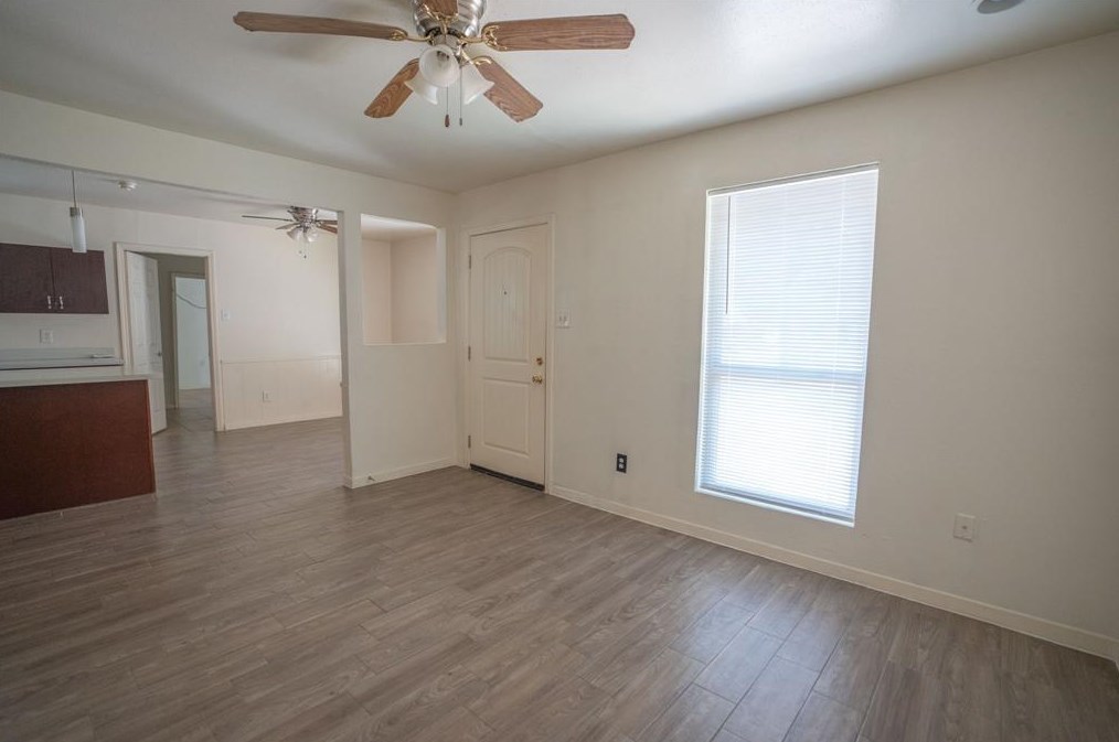 7127 Lumber Jack Dr, Houston TX  77040-1821 exterior