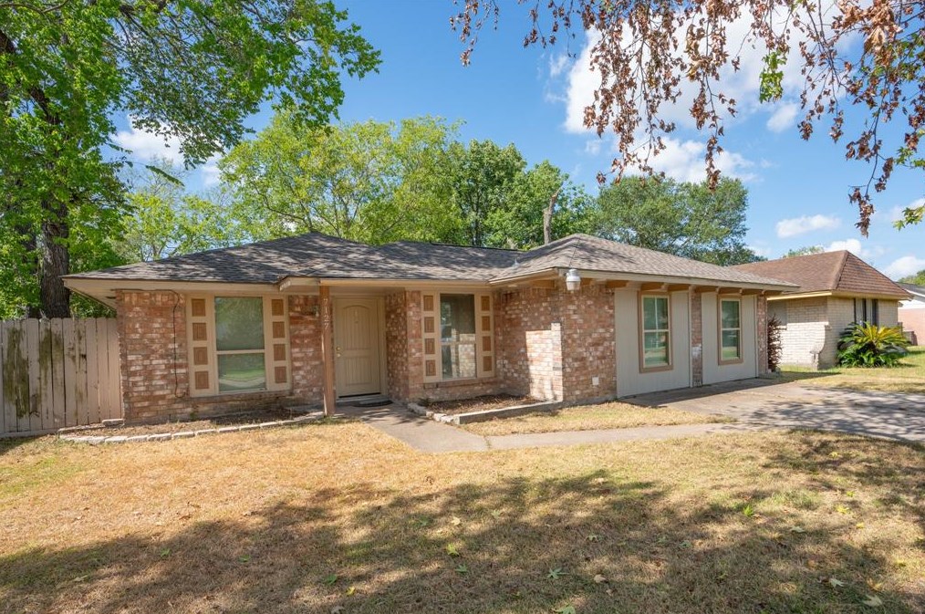 7127 Lumber Jack Dr, Houston, TX 77040