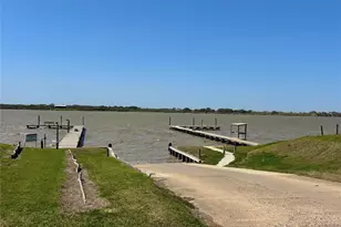 837 Swallow Dr, Palacios, TX 77465 - Photo 32