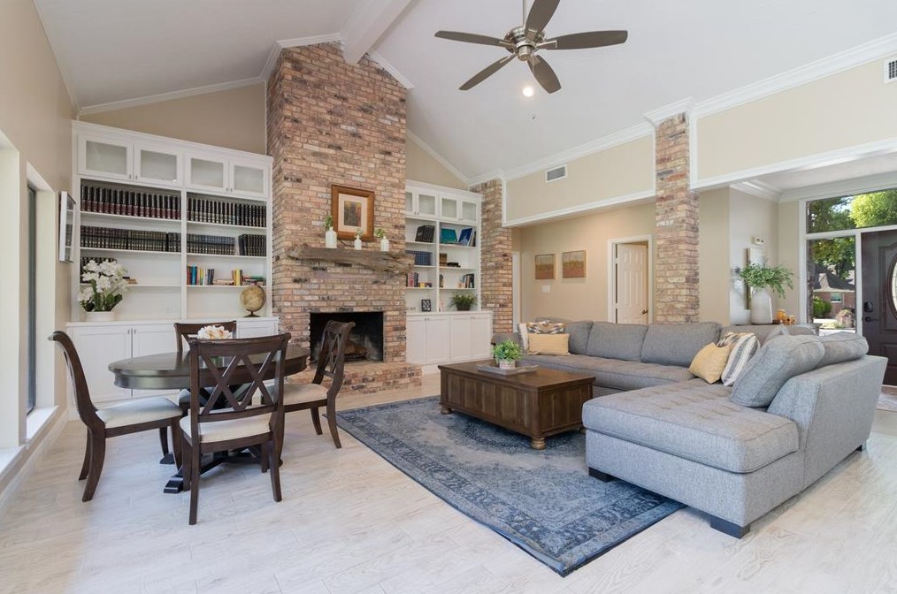 4607 Breezy Point Dr, Humble, TX 77345