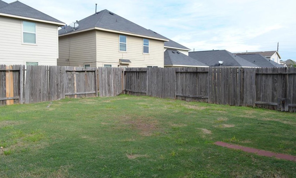 834 Sun Prairie Dr, Houston TX  77090-5346 exterior