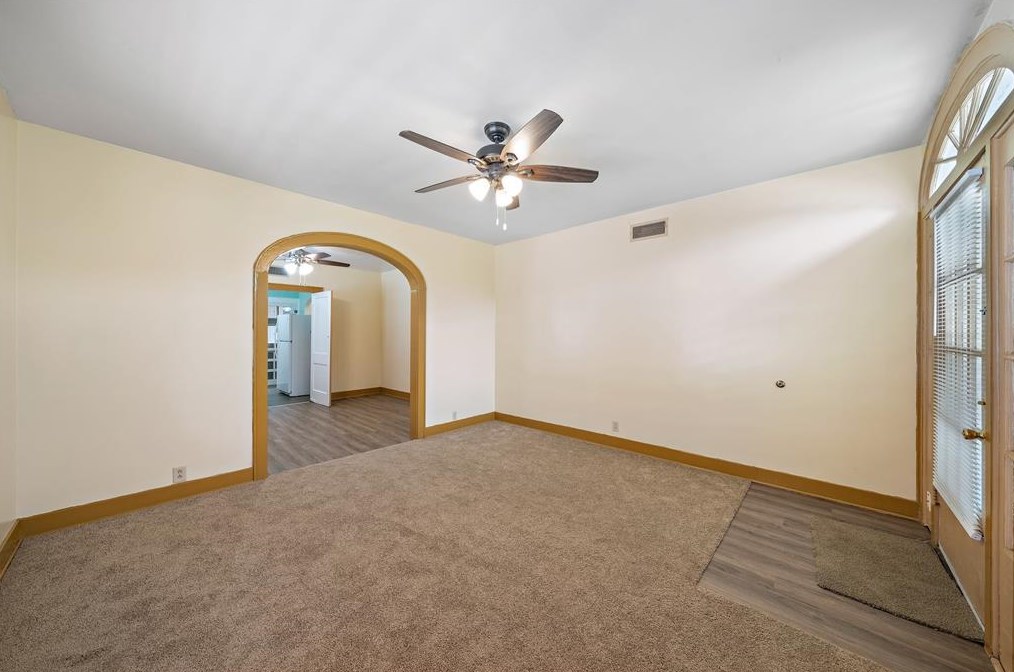 4902 Ave Q 1/2, Galveston, TX 77551