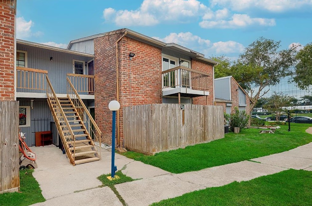 9550 Deering Dr #410, Houston, TX 77036