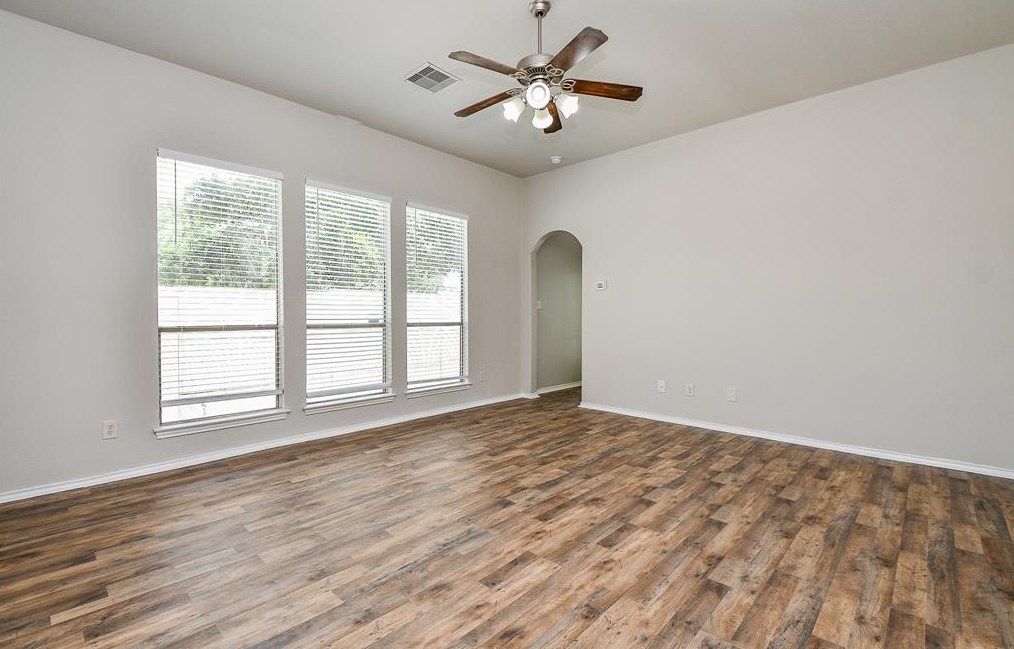 19838 Middlegate Ln, Richmond TX 77407-4065 exterior