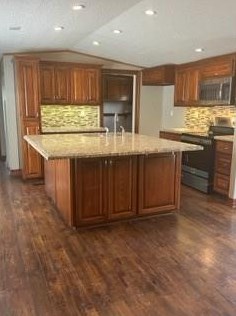 431 County Road 547, Angleton, TX 77515