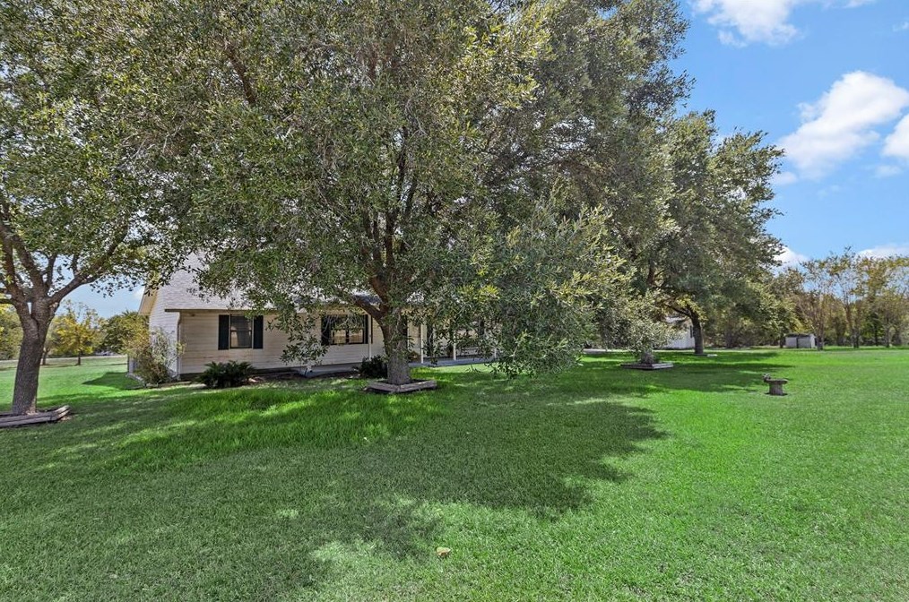 2807 Trey Ln, Brenham, TX 77833