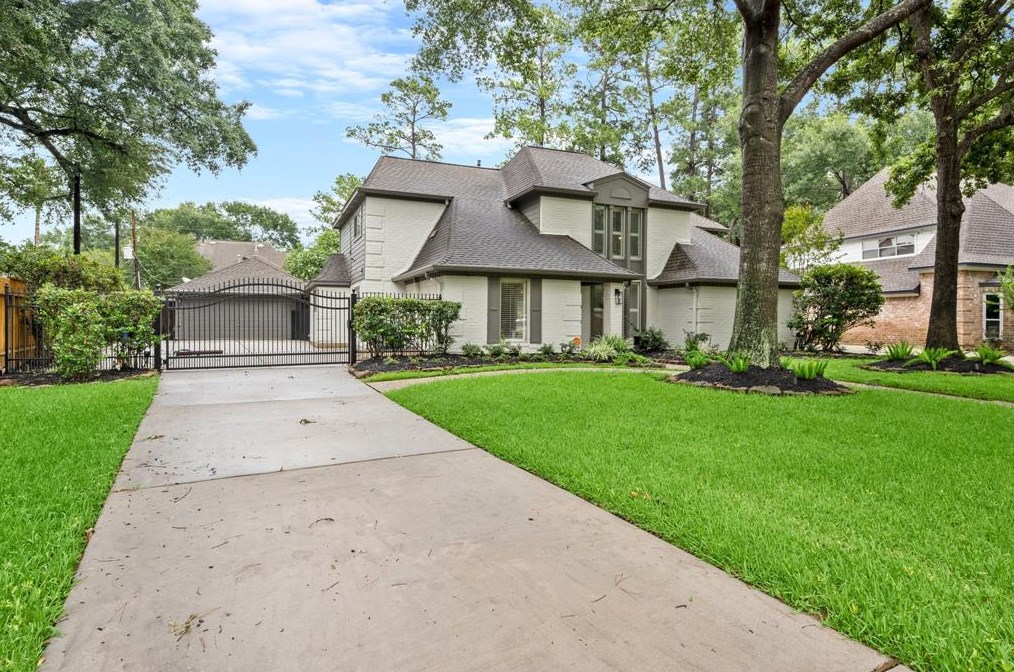 14702 Cedar Point Dr, Houston, TX 77070-2351