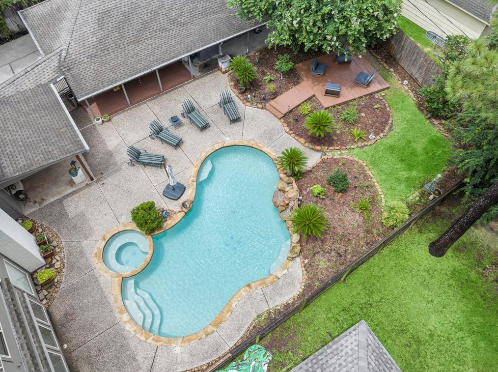 14702 Cedar Pt Dr, Houston TX  77070-2351 exterior