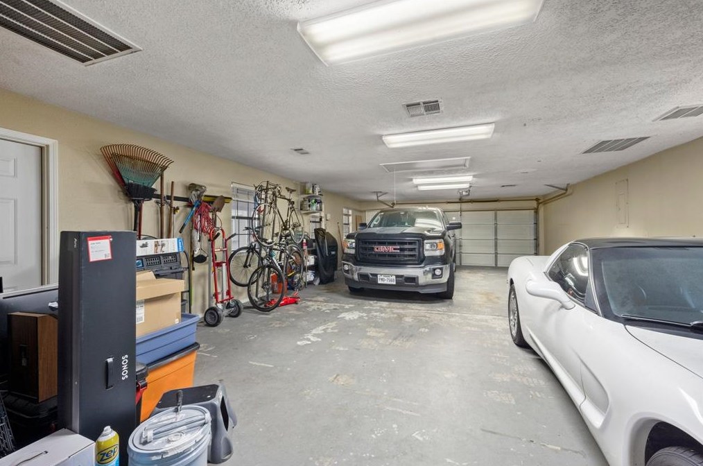14702 Cedar Pt Dr, Houston TX  77070-2351 exterior