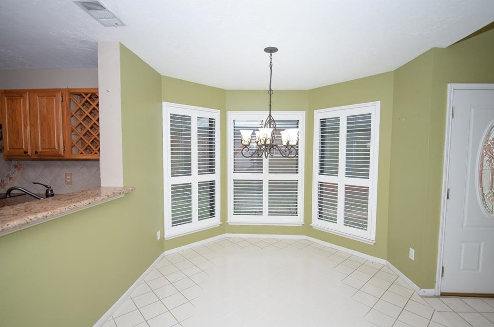 1615 Westbranch Dr, Houston TX  77072-1035 exterior