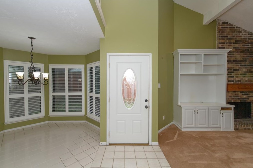 1615 Westbranch Dr, Houston TX  77072-1035 exterior