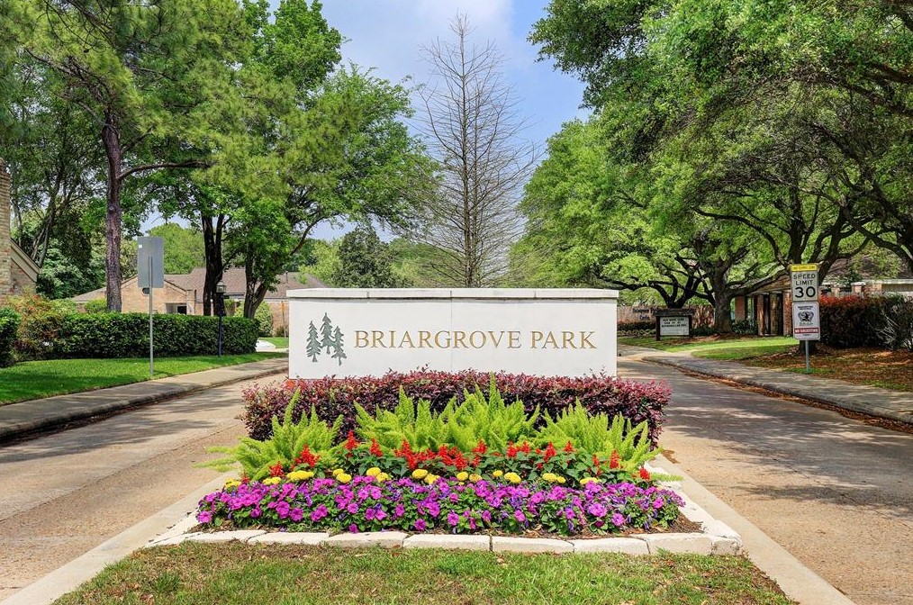 10038 Wickersham Ln, Houston TX  77027-4014 exterior