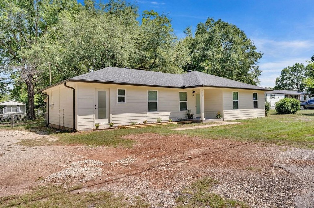 555 Fm 1375 Rd, New Waverly, TX 77358-3509