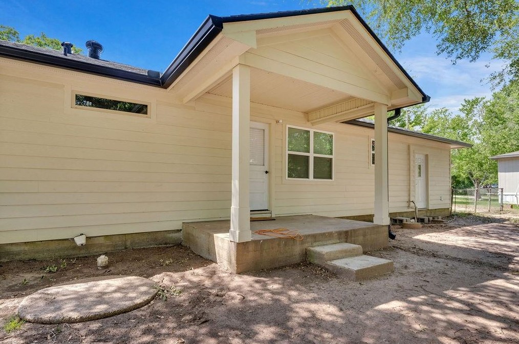 555 Fm 1375 Rd, New Waverly TX 77358-3513 exterior