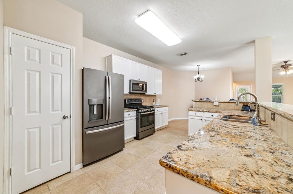 17226 Shadow Ledge Dr, Houston TX  77095-7178 exterior
