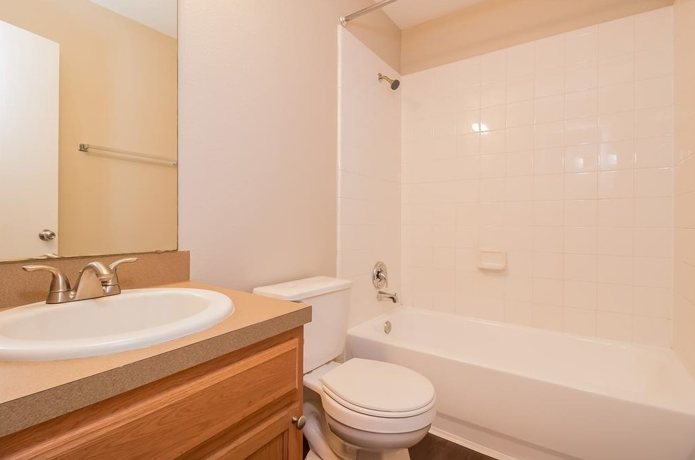 1918 Emerald Pathway Dr, Spring TX 77388-7513 exterior